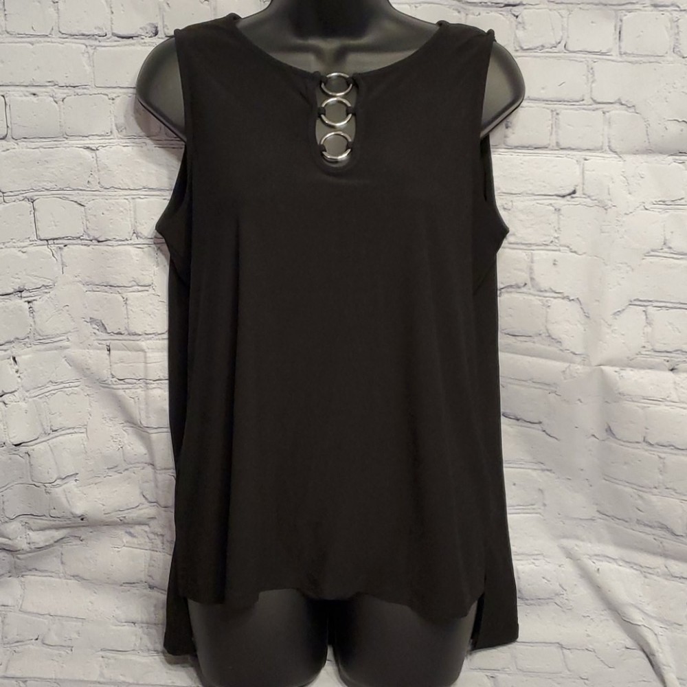 🌺2 For $20 Item🌺 Love Scarlett Sleeveless Top W/ Metal Rings Detail